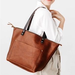 Portland Leather Goods Classic Large Leather Tote Bag - Nutmeg with Zipper